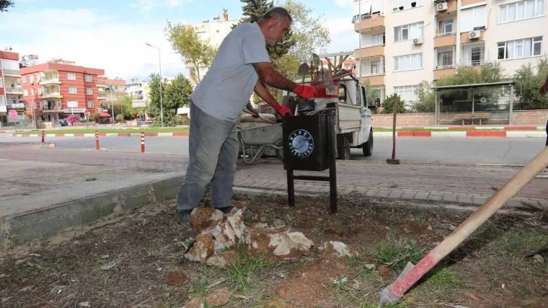Kepez’de Ahşap Çöp Kovaları Tarih Oluyor! 1